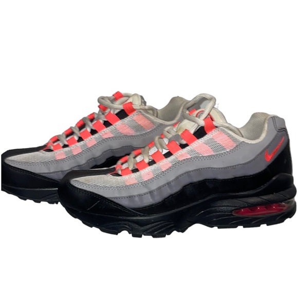 Nike air max 95 black solar red gunsmoke gs size 5.5Y - Picture 3 of 7